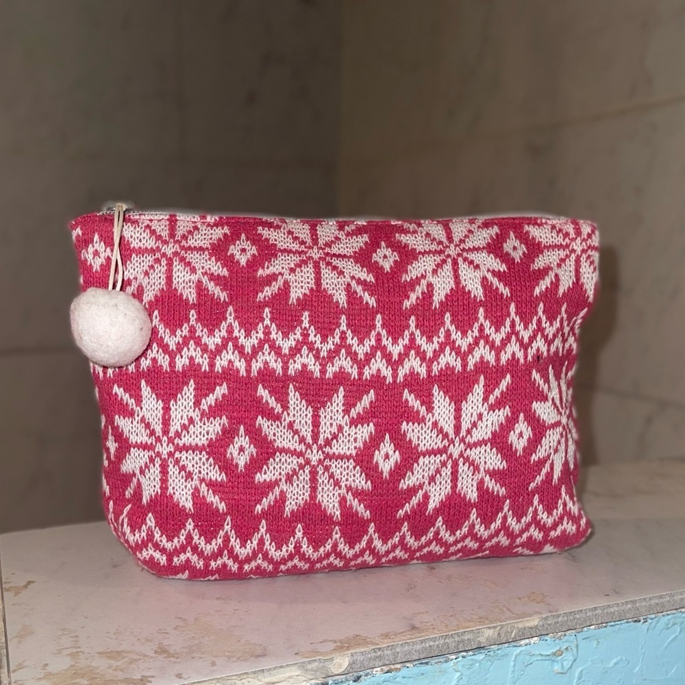 NWOT Ulta Beauty Limited Edition Christmas Makeup Bag